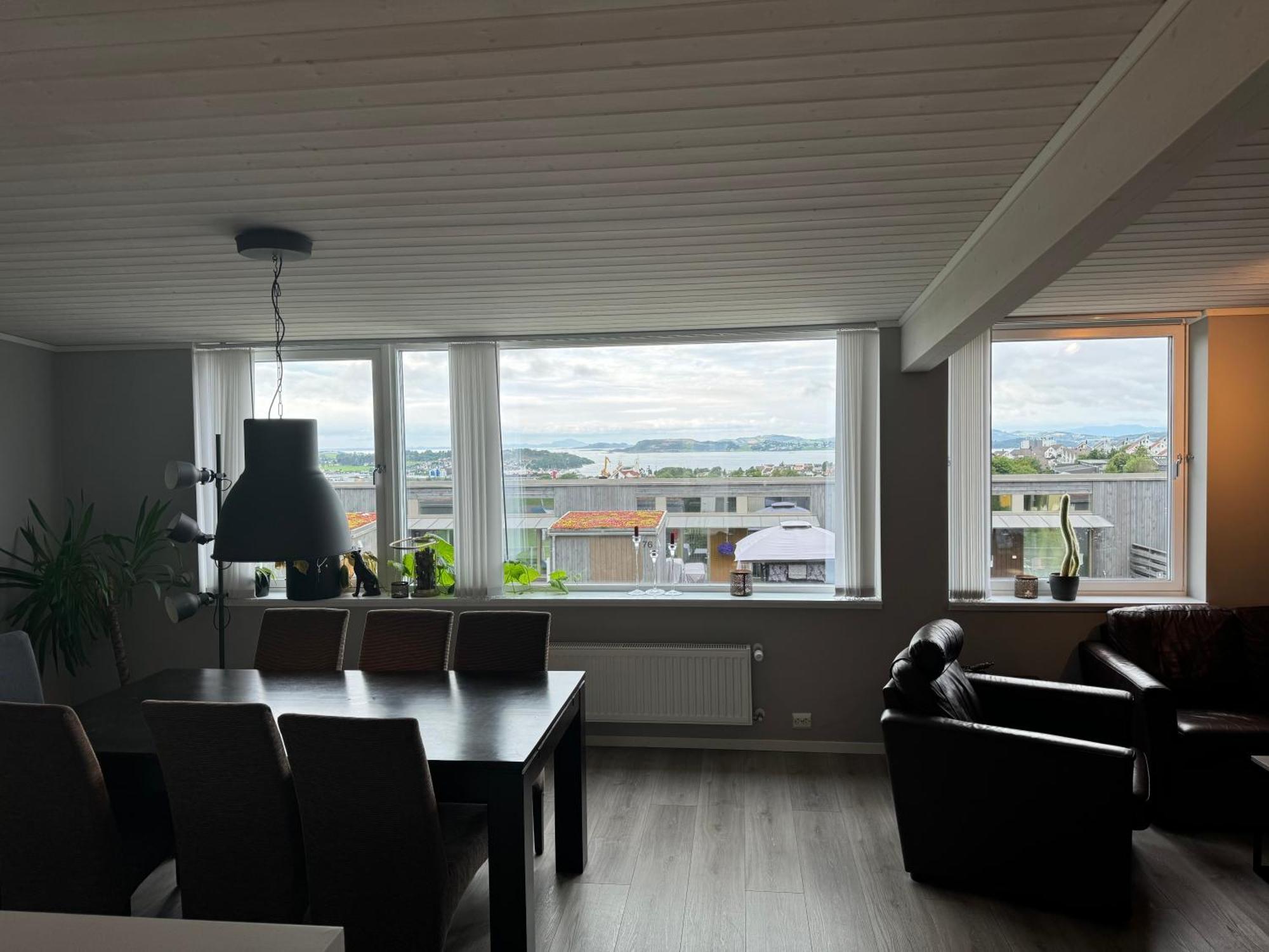 Terraced House With Carport And Sunny Outdoor Areas - 7 Min From Ons Villa Stavanger Exterior photo